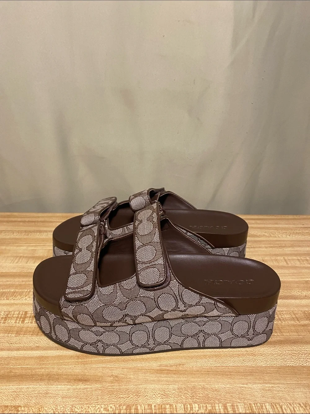 Coach Two Band Platform Slide In Signature Jacquard Oak Maple Women’s size 10B